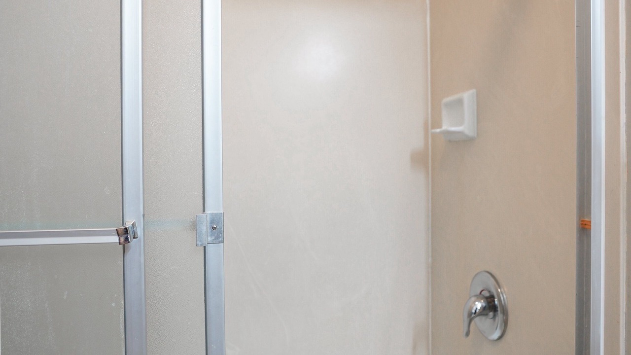 Photo of Bathroom in Wailua House Lots