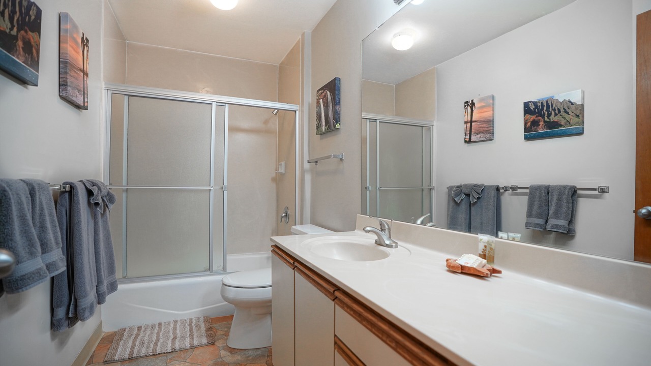 Photo of Bathroom in Wailua House Lots