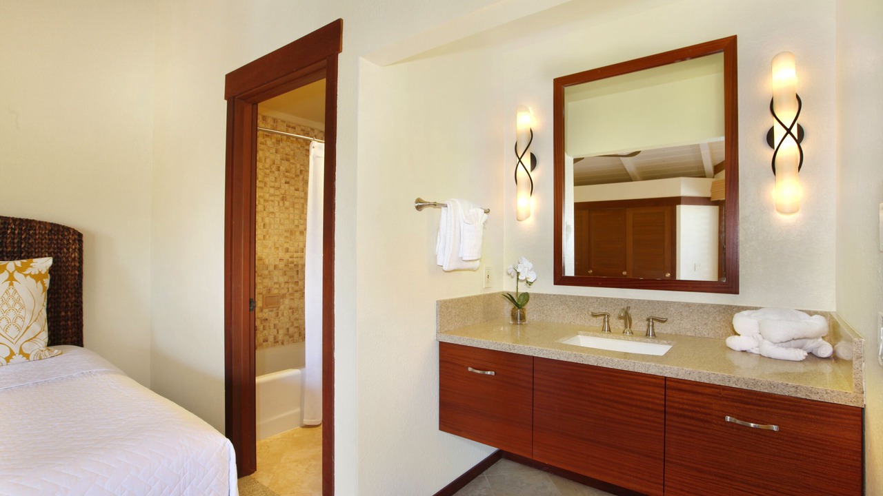 Photo of Bathroom in Poipu