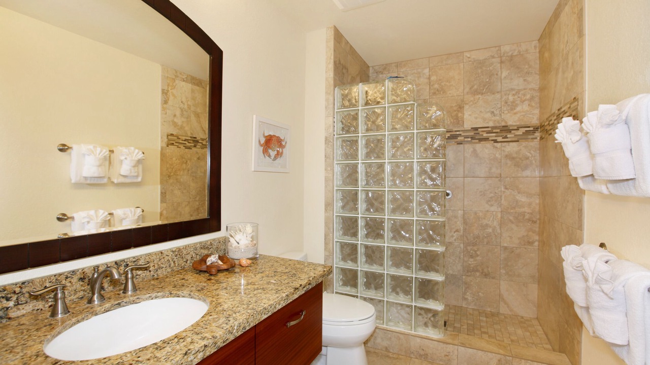 Photo of Bathroom in Poipu