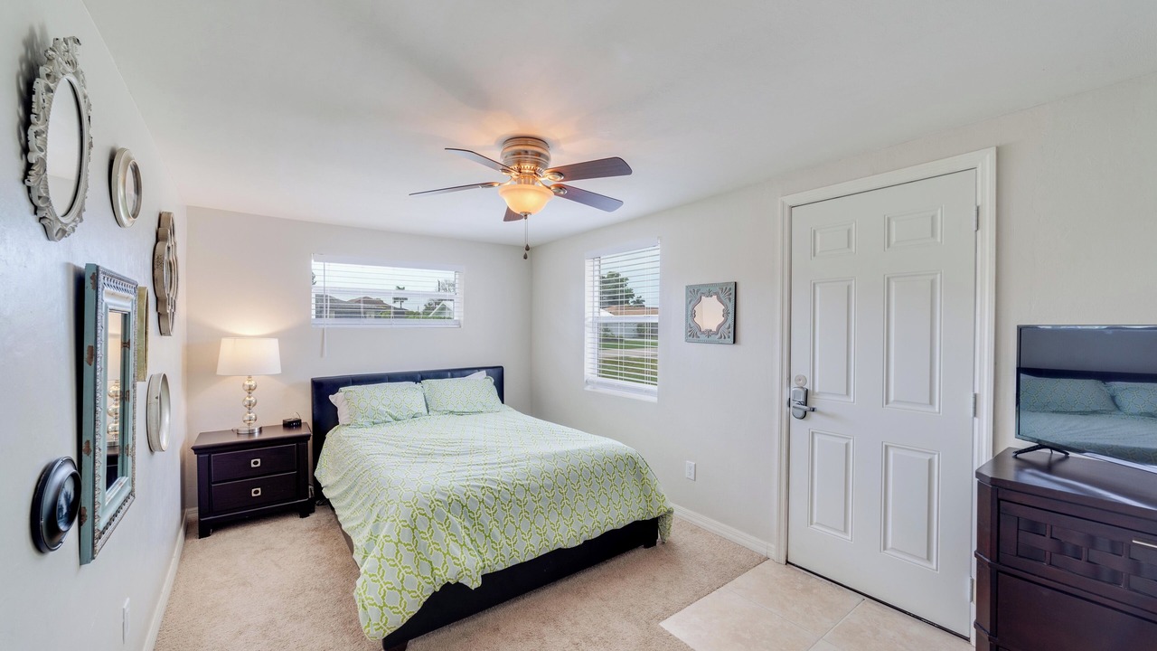 Photo of Bedroom in Naples Park