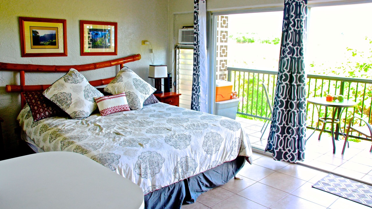 Photo of Bedroom in Poipu