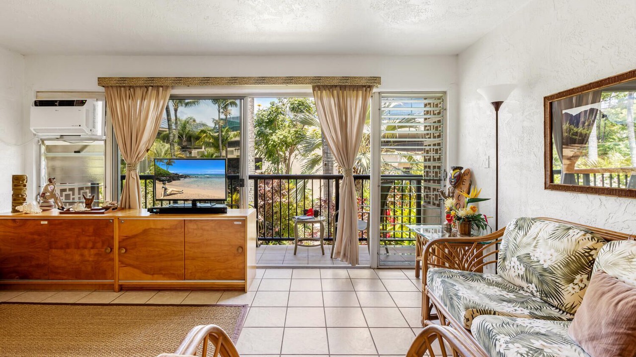 Photo of Livingroom in Poipu