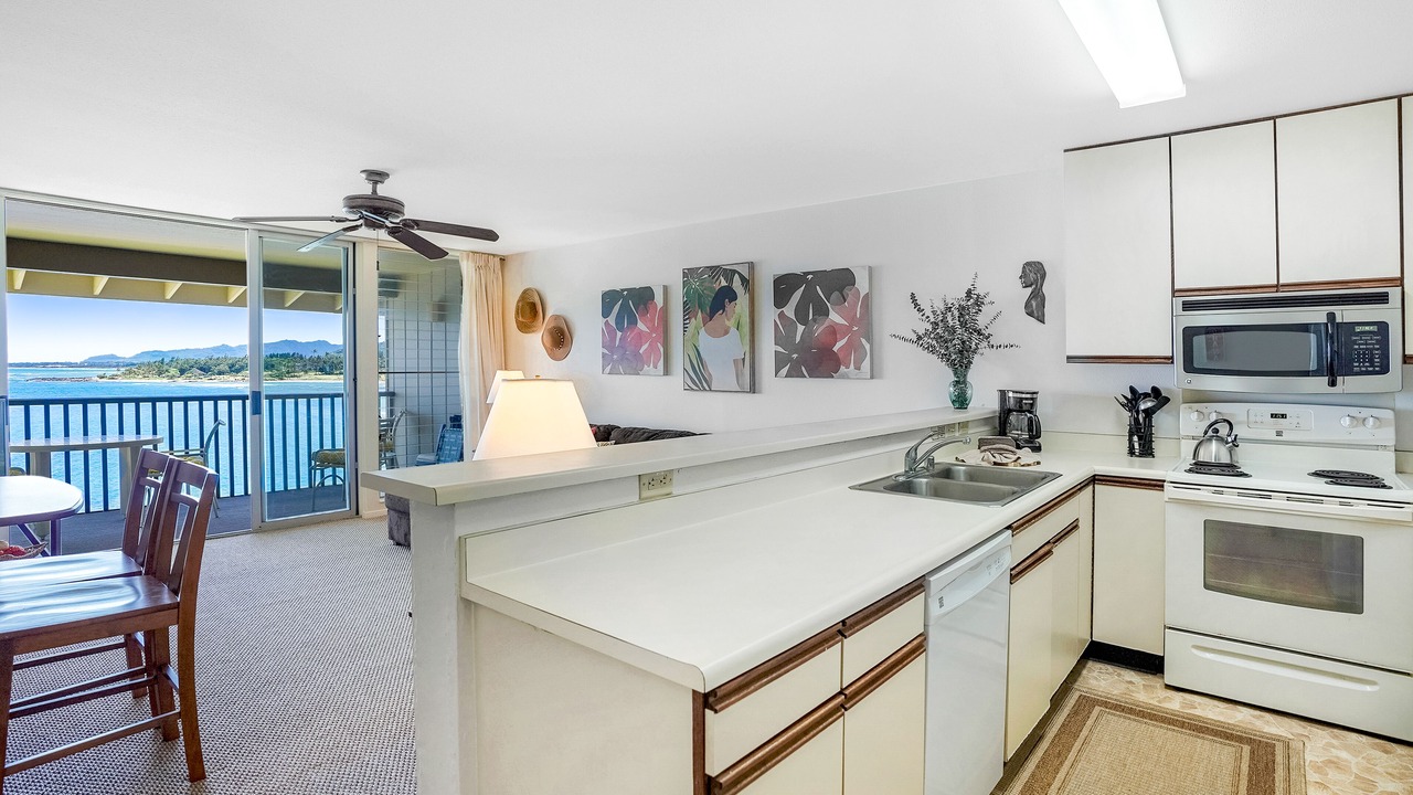 Photo of Kitchen in Wailua House Lots