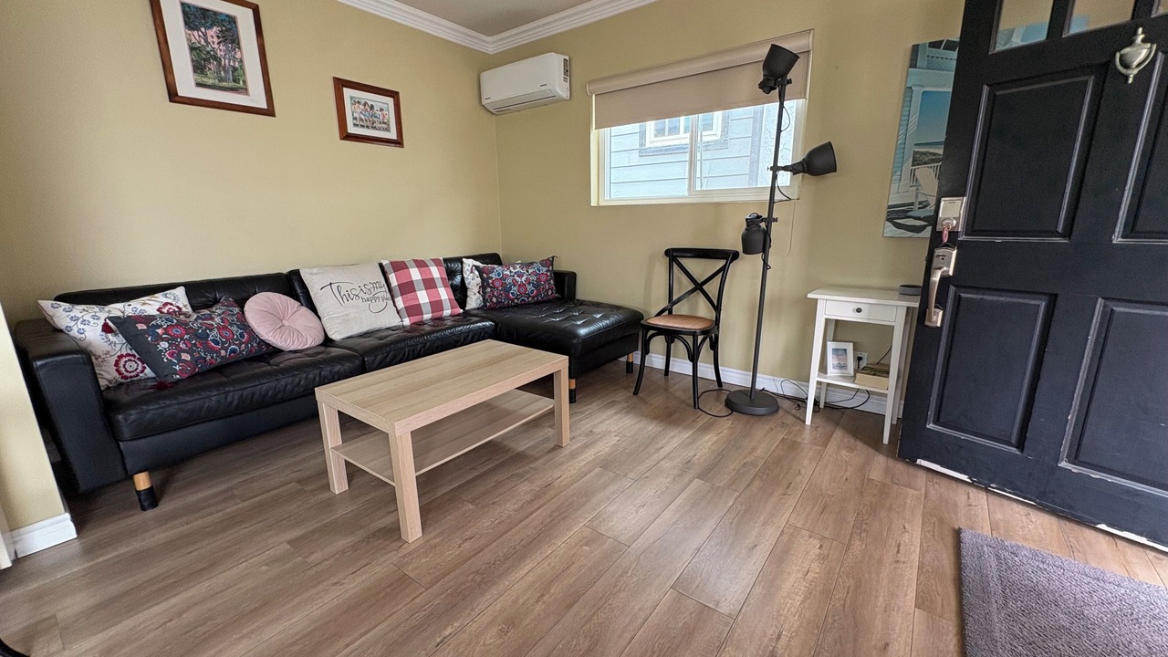 Photo of Livingroom in Old Towne