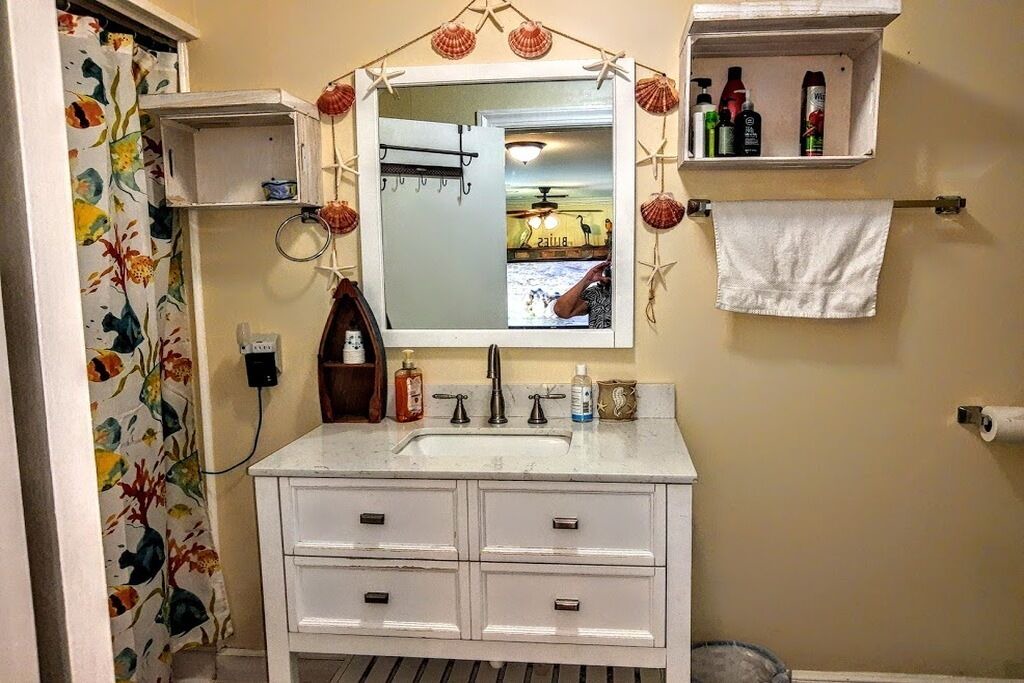 Photo of Bathroom in Country Club Estates