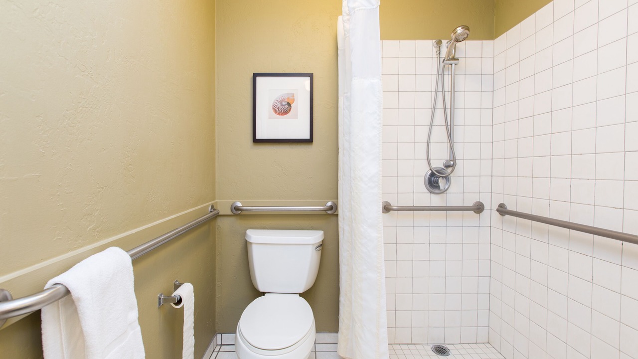 Photo of Bathroom in Wailua