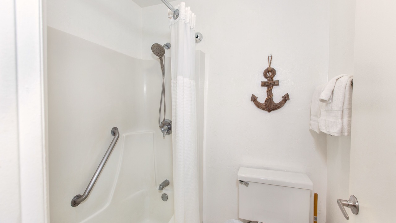 Photo of Bathroom in Wailua