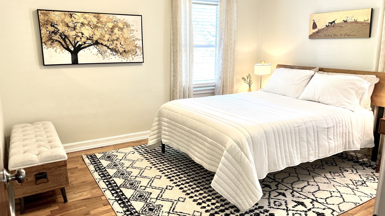 Photo of Bedroom in Lakeside