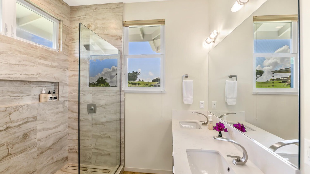 Photo of Bathroom in Poipu