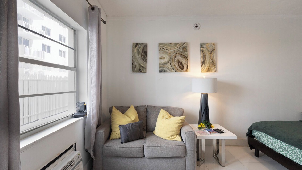 Photo of Livingroom in South Pointe