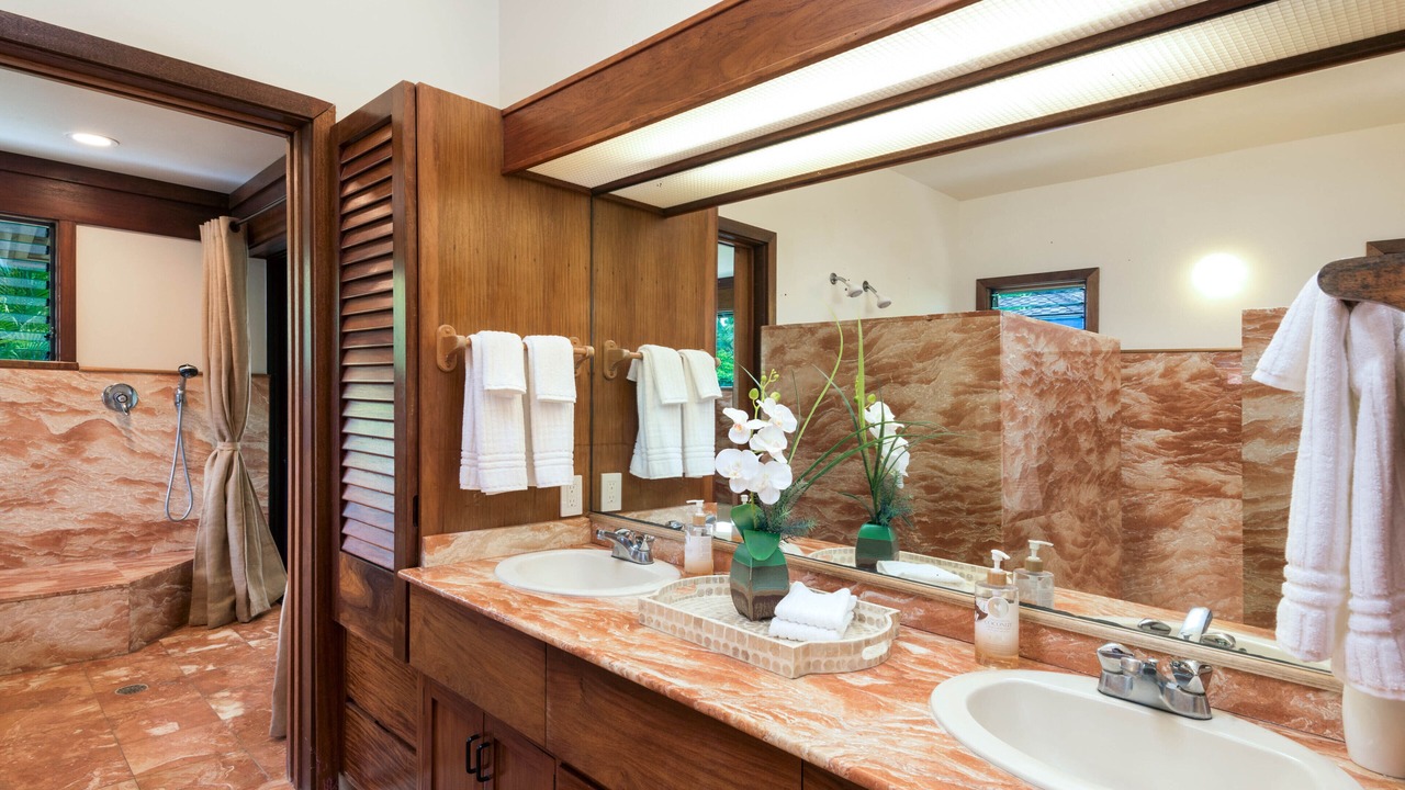 Photo of Bathroom in Kilauea
