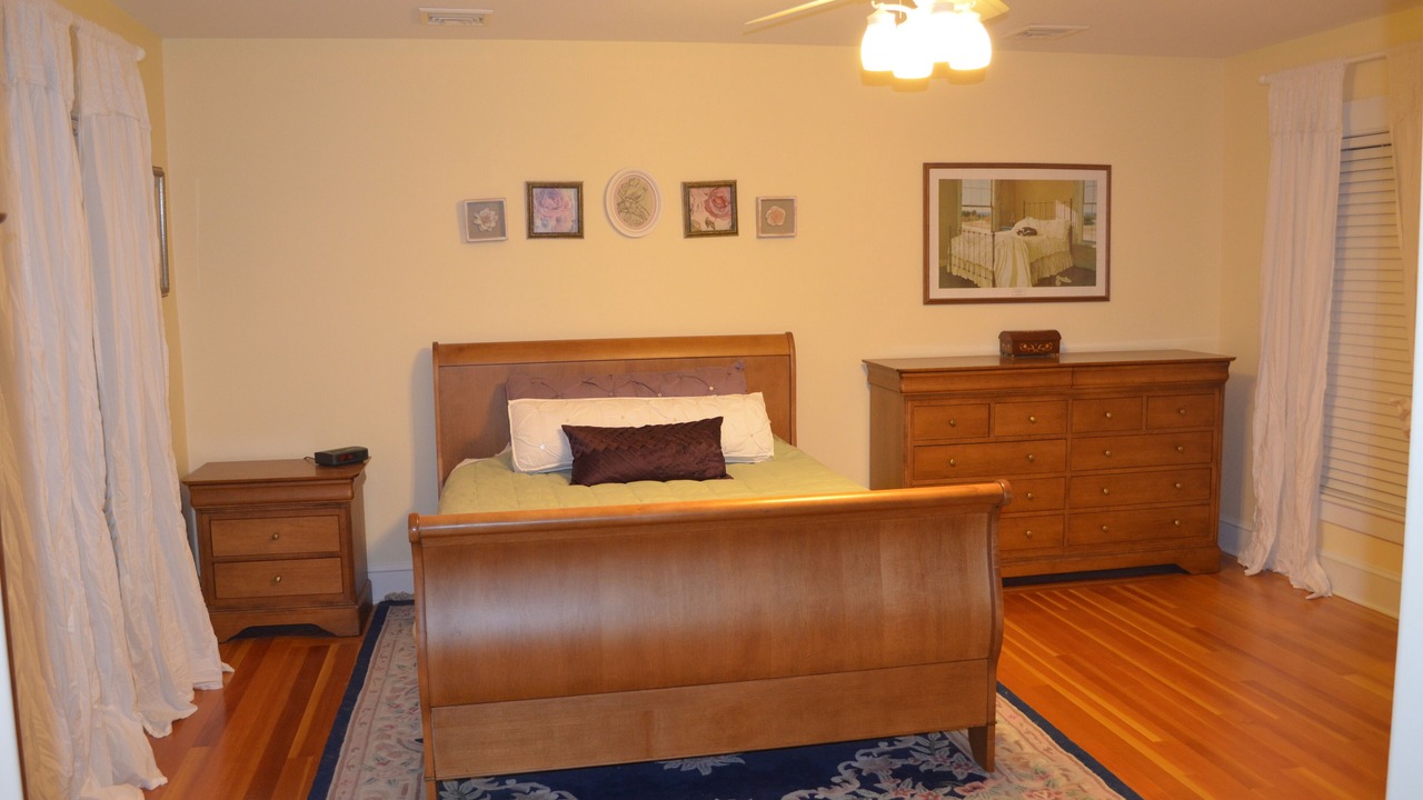 Photo of Bedroom in Saratoga Springs