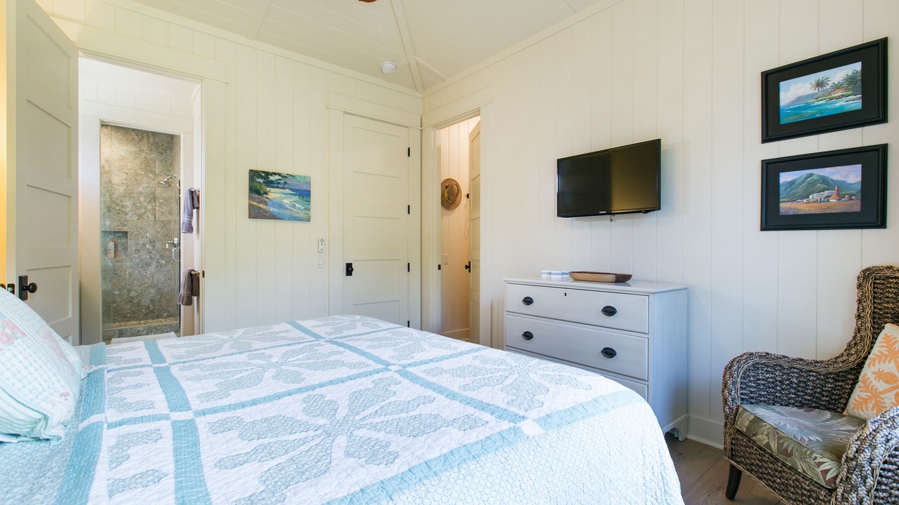 Photo of Bedroom in Poipu