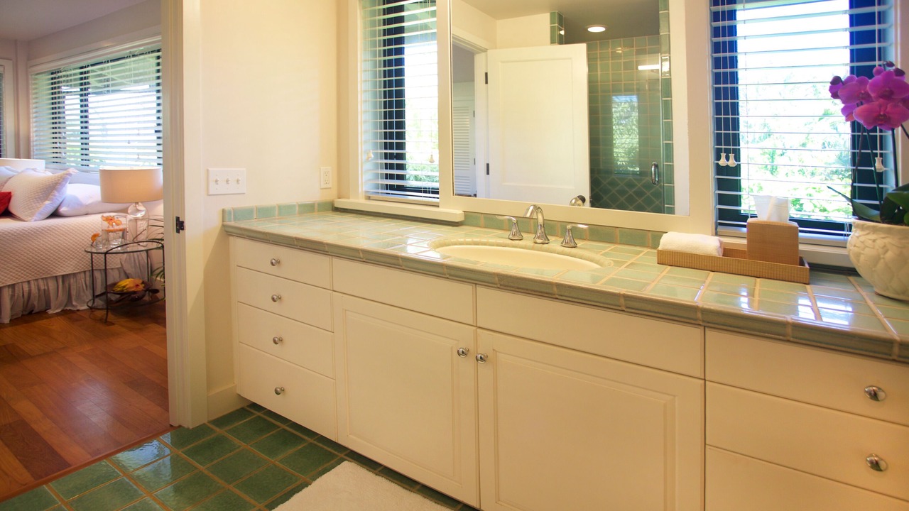 Photo of Bathroom in Wainiha