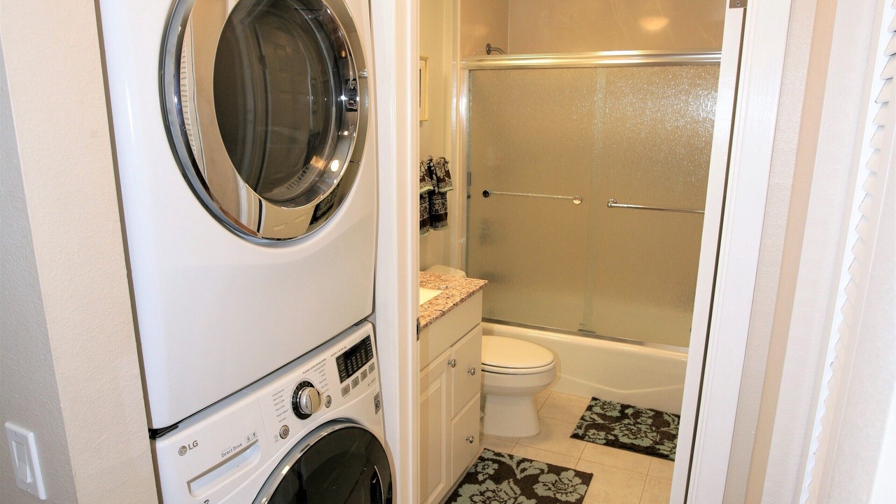 Photo of Bathroom in Wailua House Lots