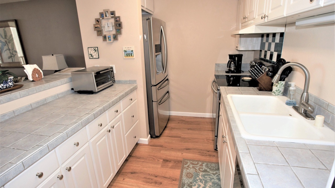 Photo of Kitchen in Wailua House Lots