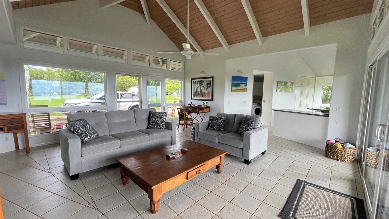 Photo of Livingroom in Kilauea