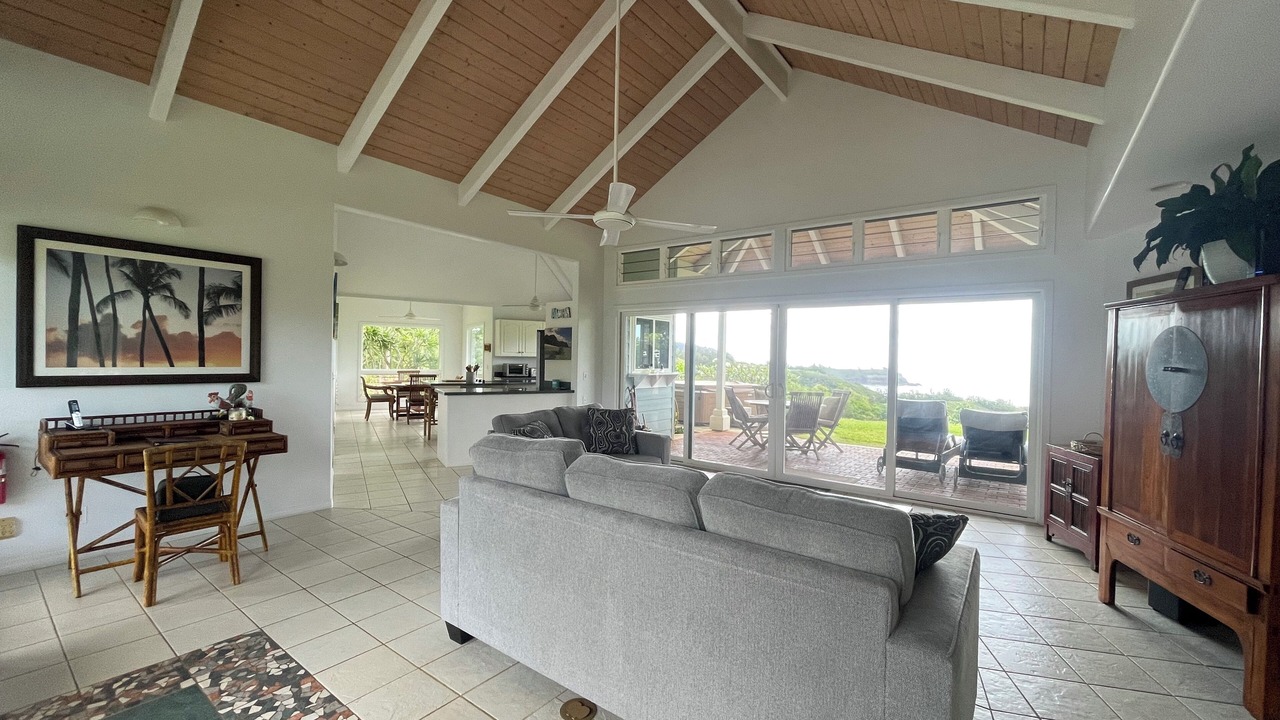 Photo of Livingroom in Kilauea