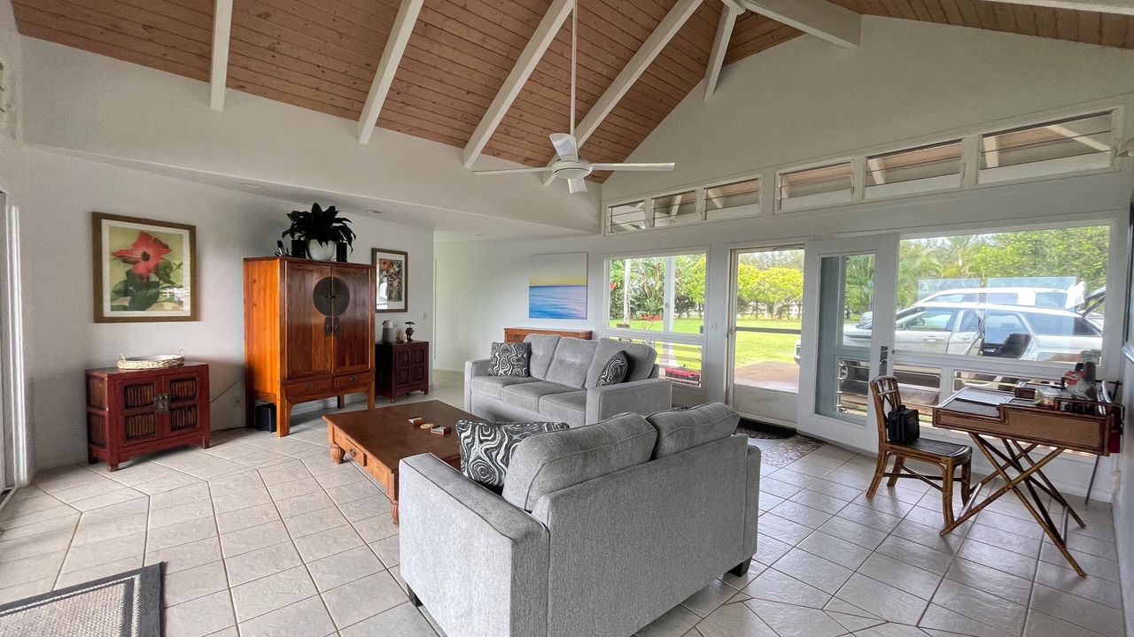 Photo of Livingroom in Kilauea