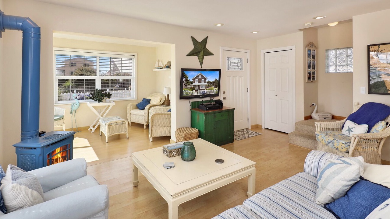 Photo of Livingroom in Pacific Beach