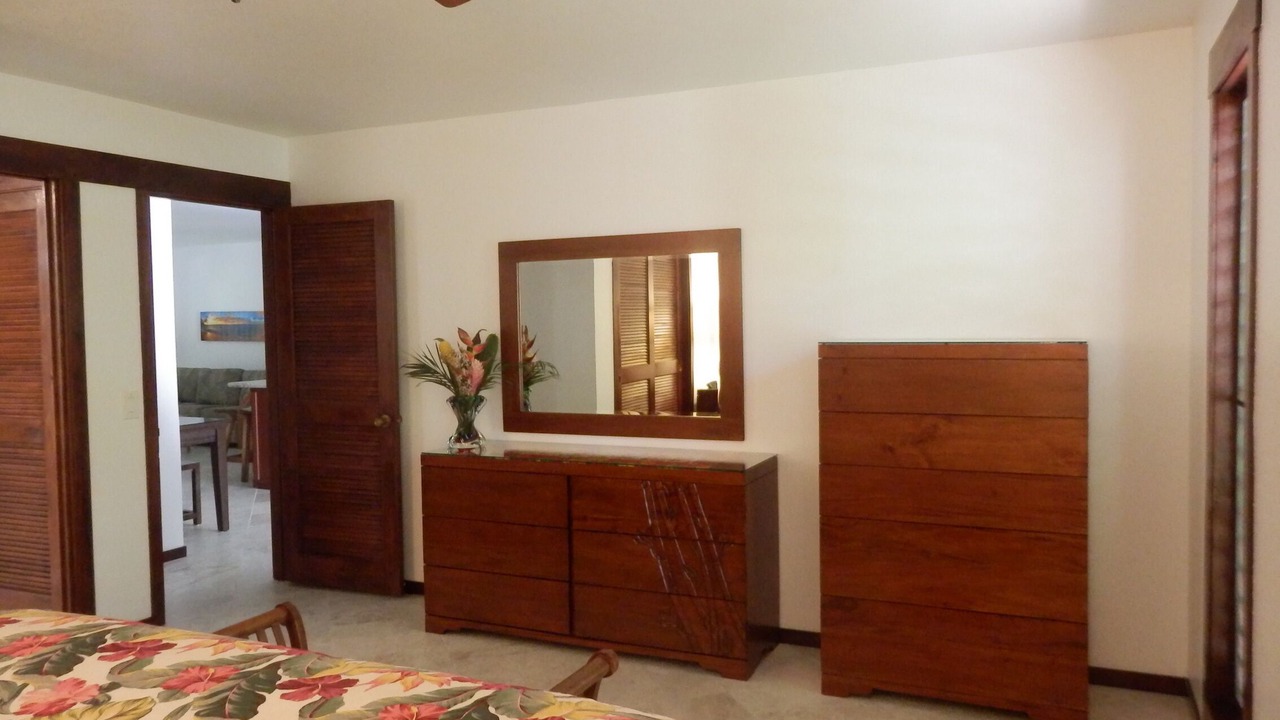 Photo of Bedroom in Poipu