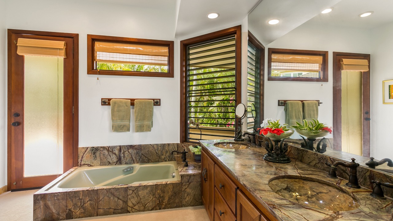 Photo of Bathroom in Poipu
