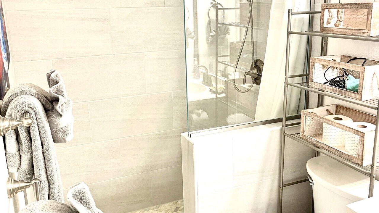 Photo of Bathroom in Maalaea
