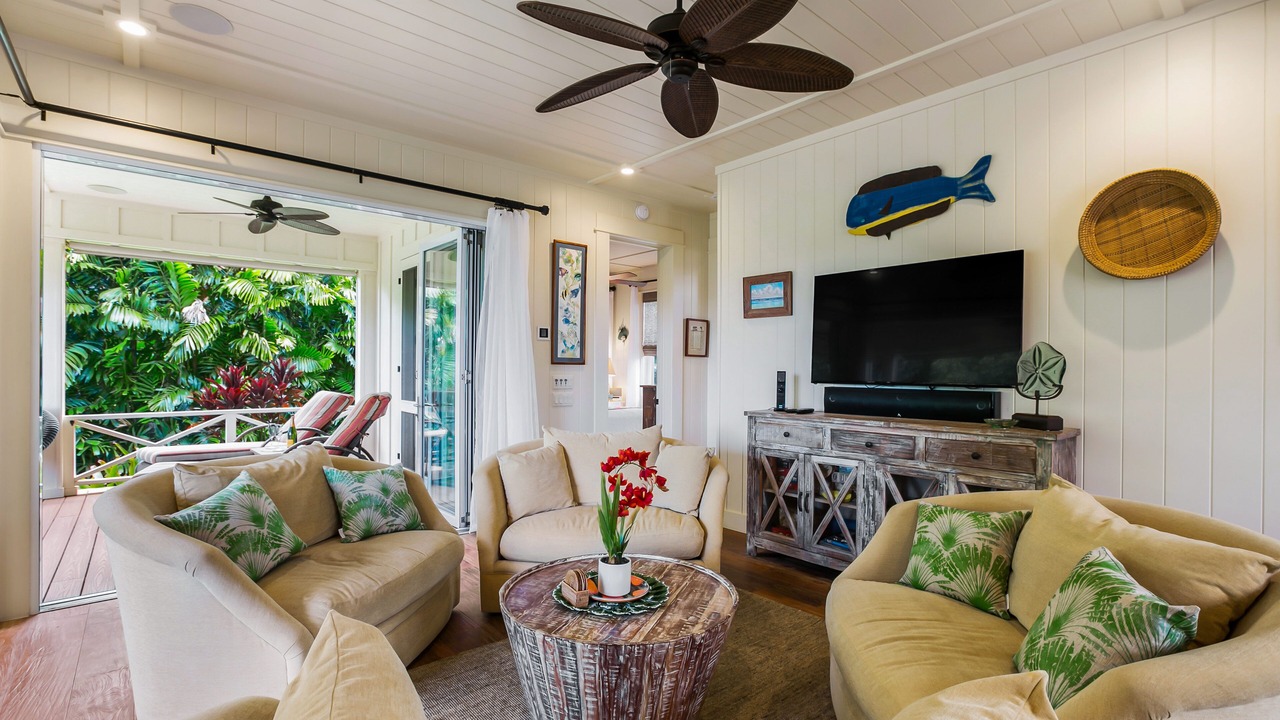 Photo of Livingroom in Poipu