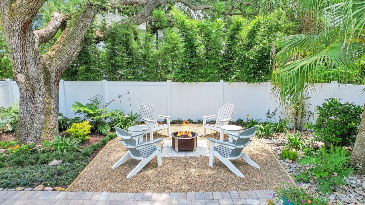 Photo of Patio Balcony in East Beach