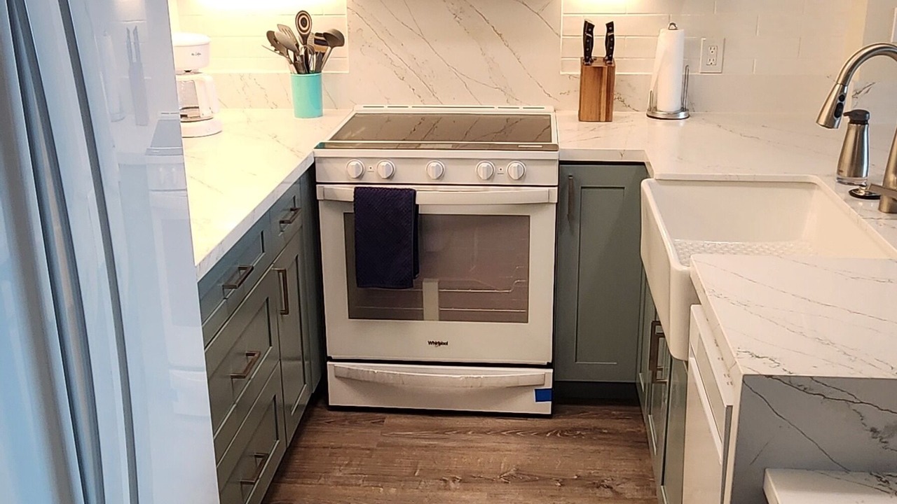 Photo of Kitchen in Wailua House Lots