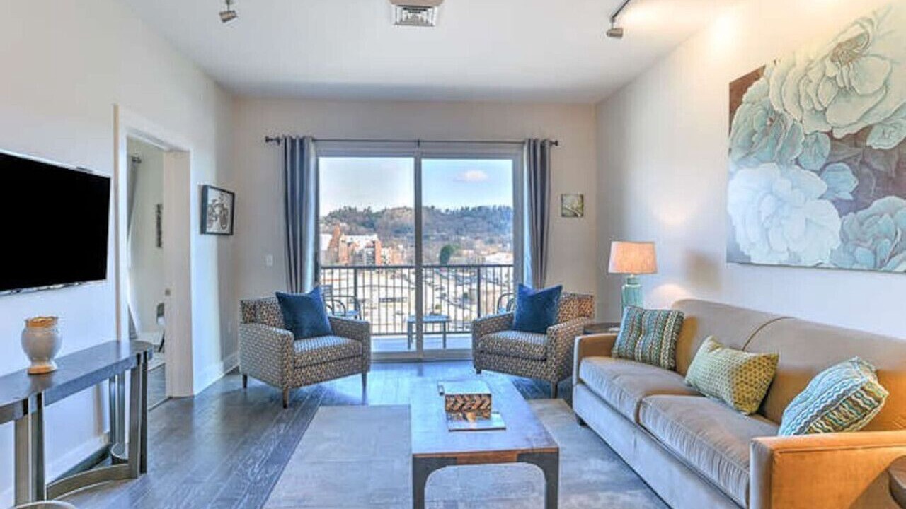 Photo of Livingroom in Asheville
