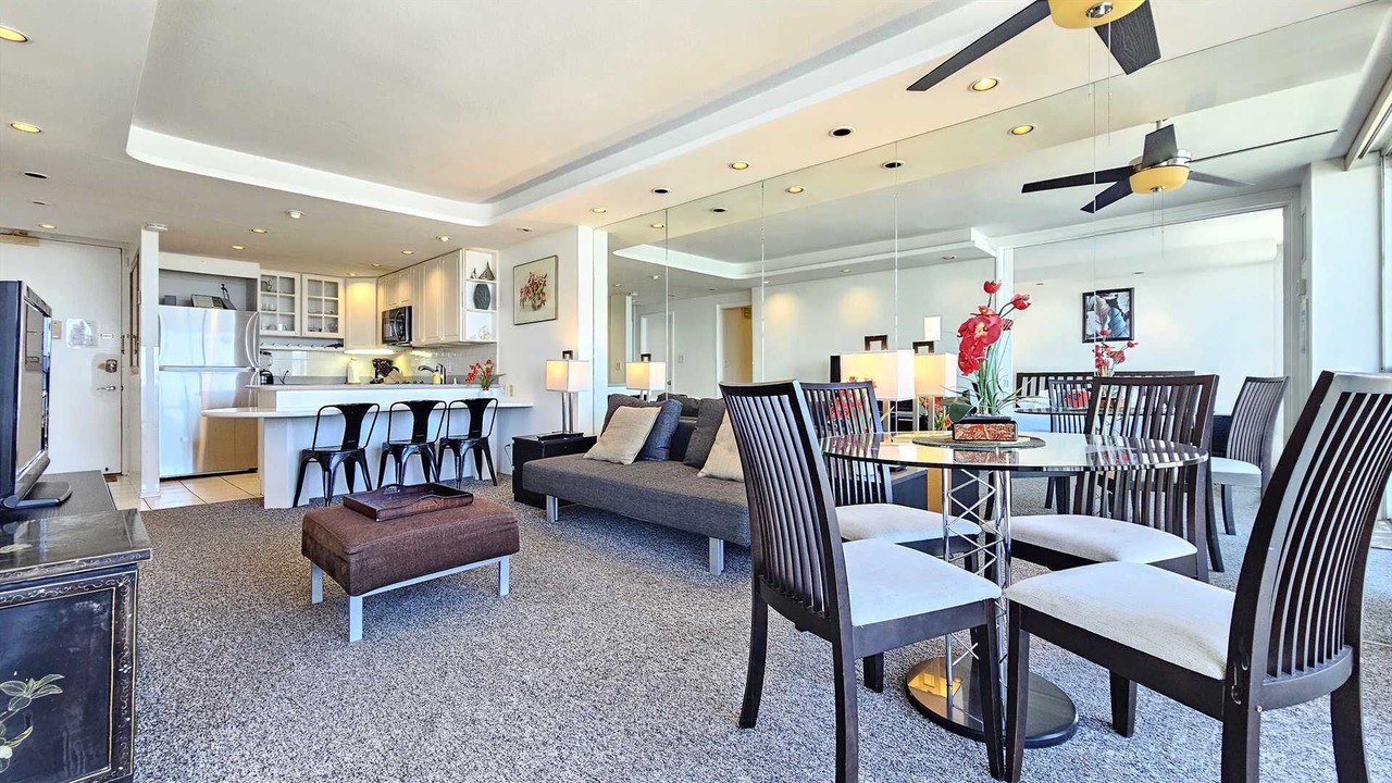 Photo of Livingroom in Waikiki