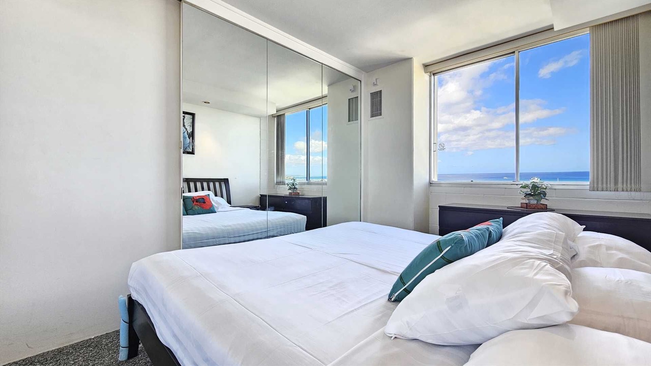 Photo of Bedroom in Waikiki
