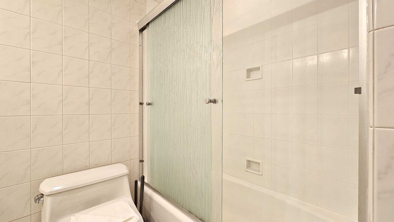 Photo of Bathroom in Waikiki