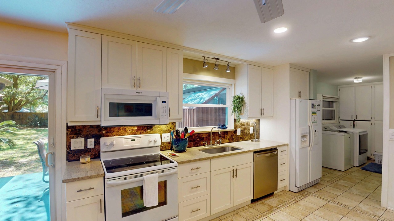 Photo of Kitchen in Jekyll Island