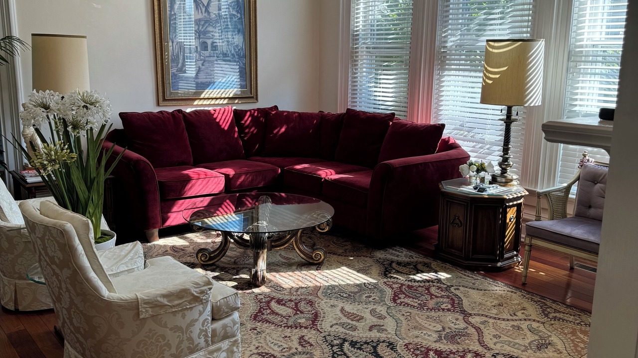 Photo of Livingroom in Saratoga Springs