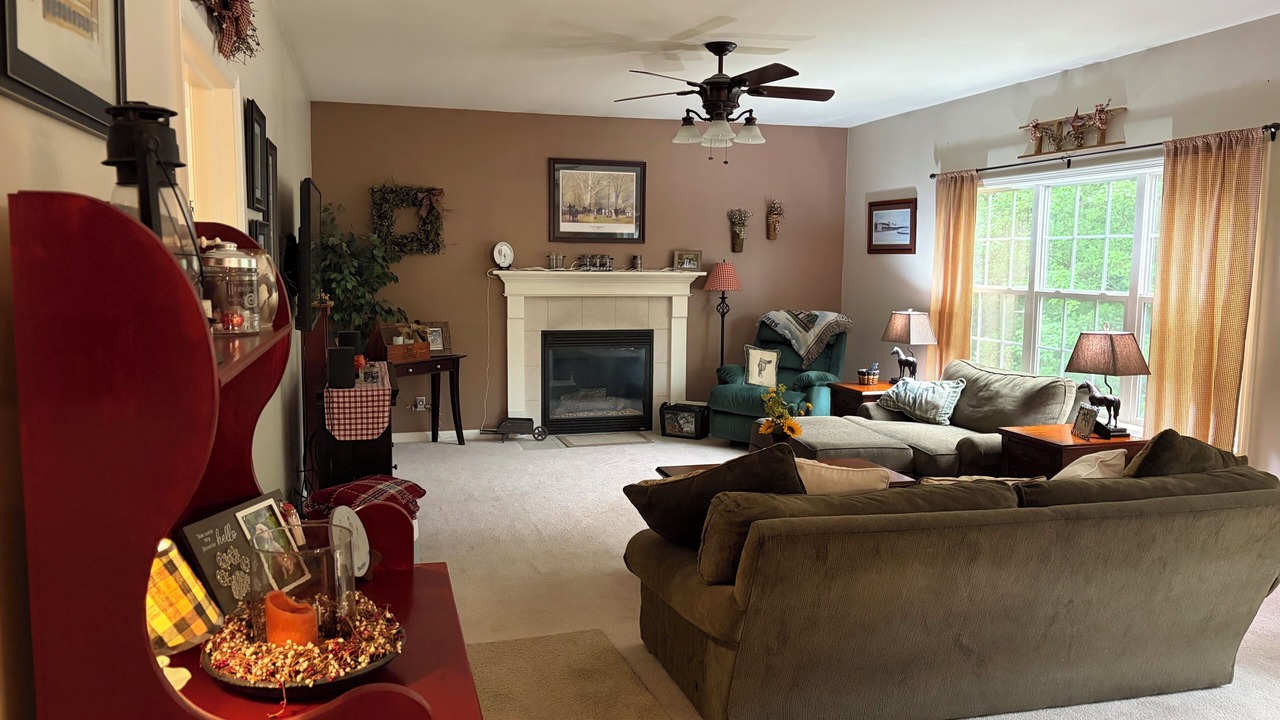 Photo of Livingroom in Saratoga Springs