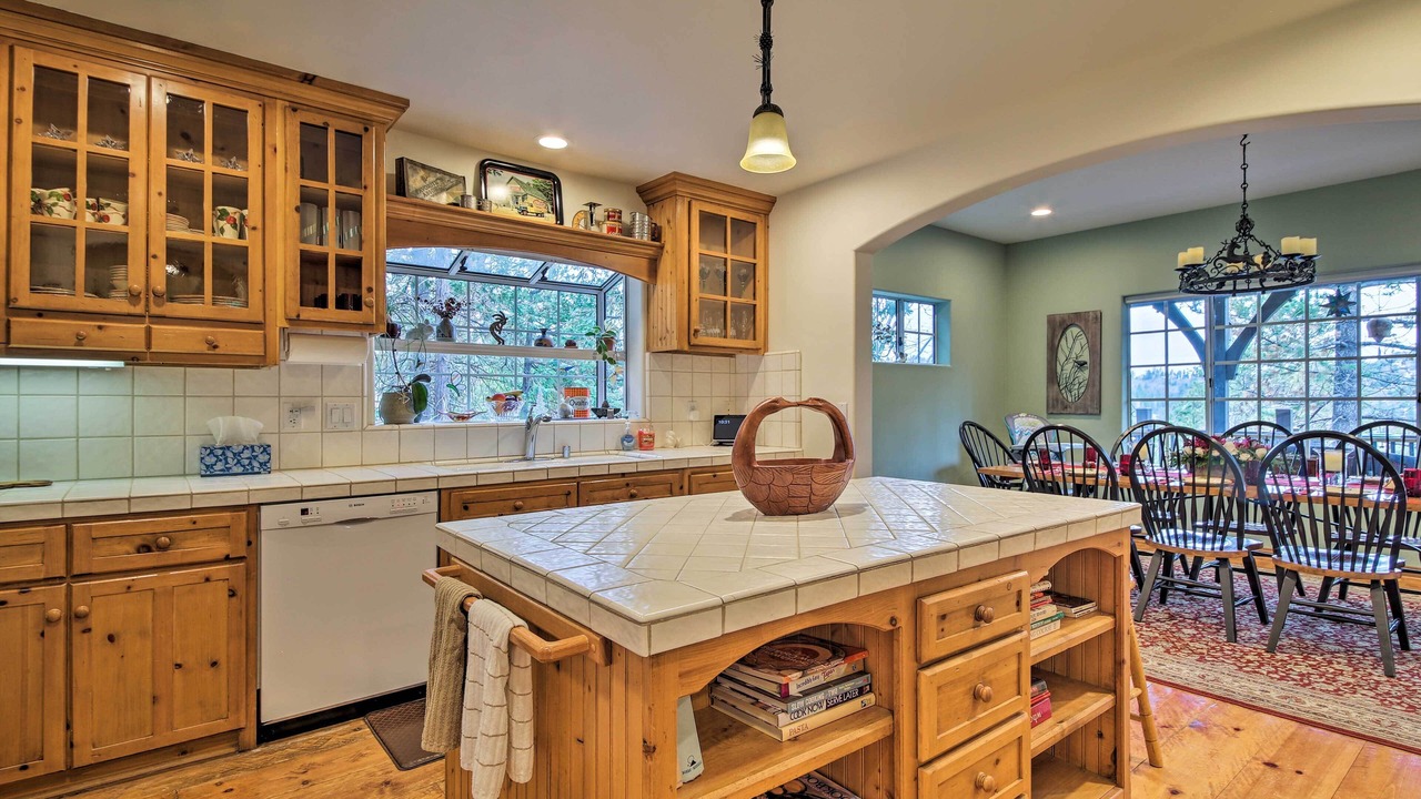 Photo of Kitchen in Lake Arrowhead