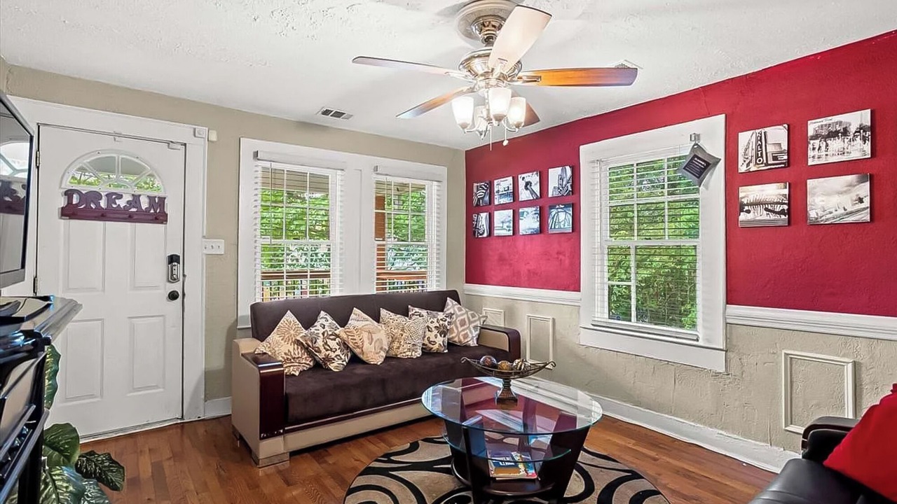Photo of Livingroom in Pittsburgh