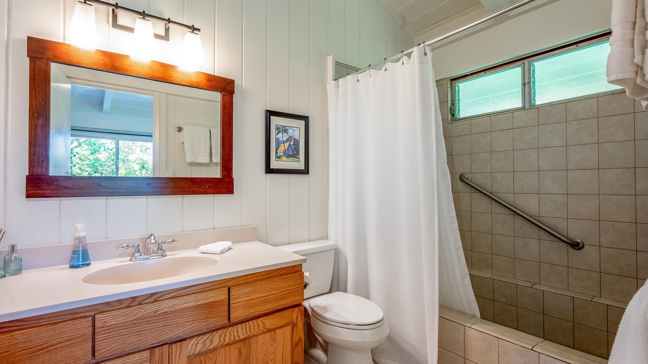 Photo of Bathroom in Hanalei Palms