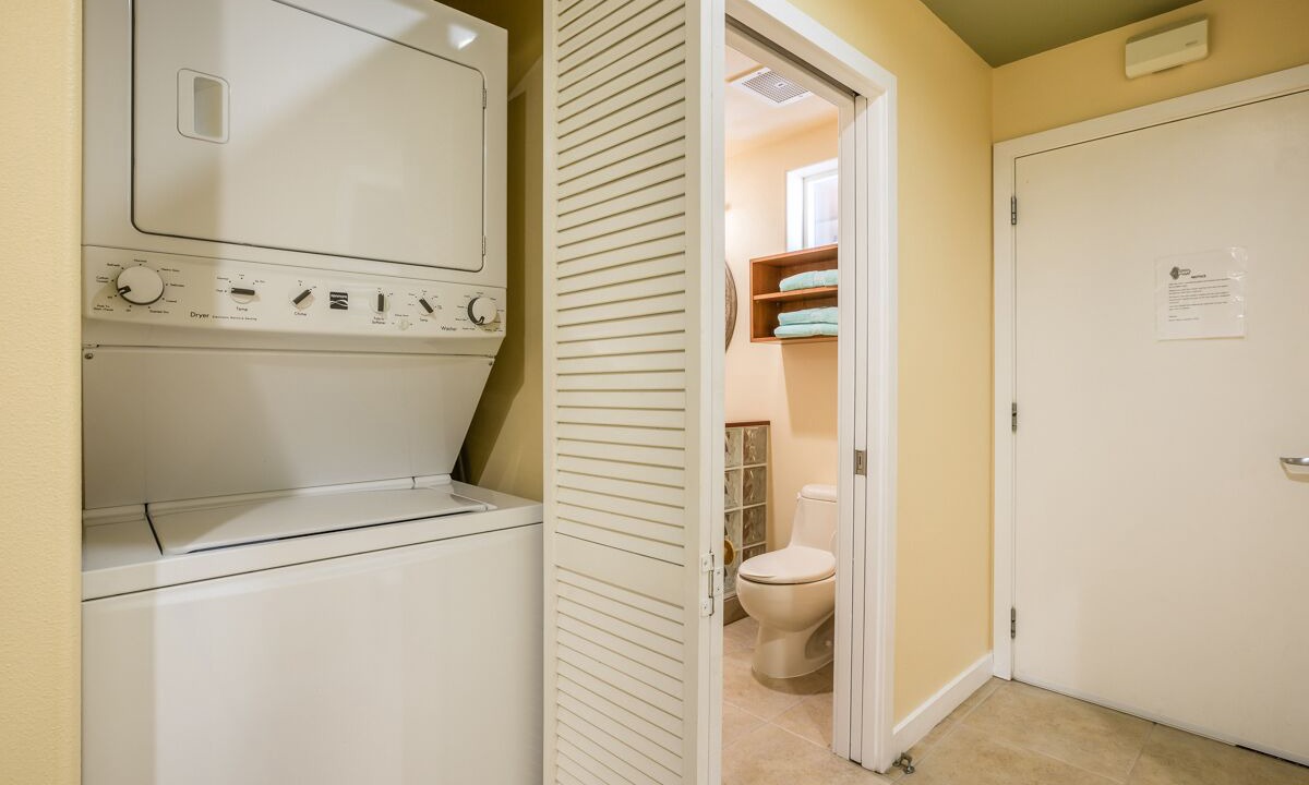 Photo of Bathroom in Kahaluu Bay