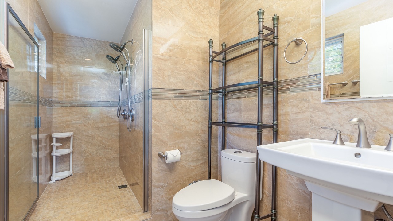 Photo of Bathroom in Wailua