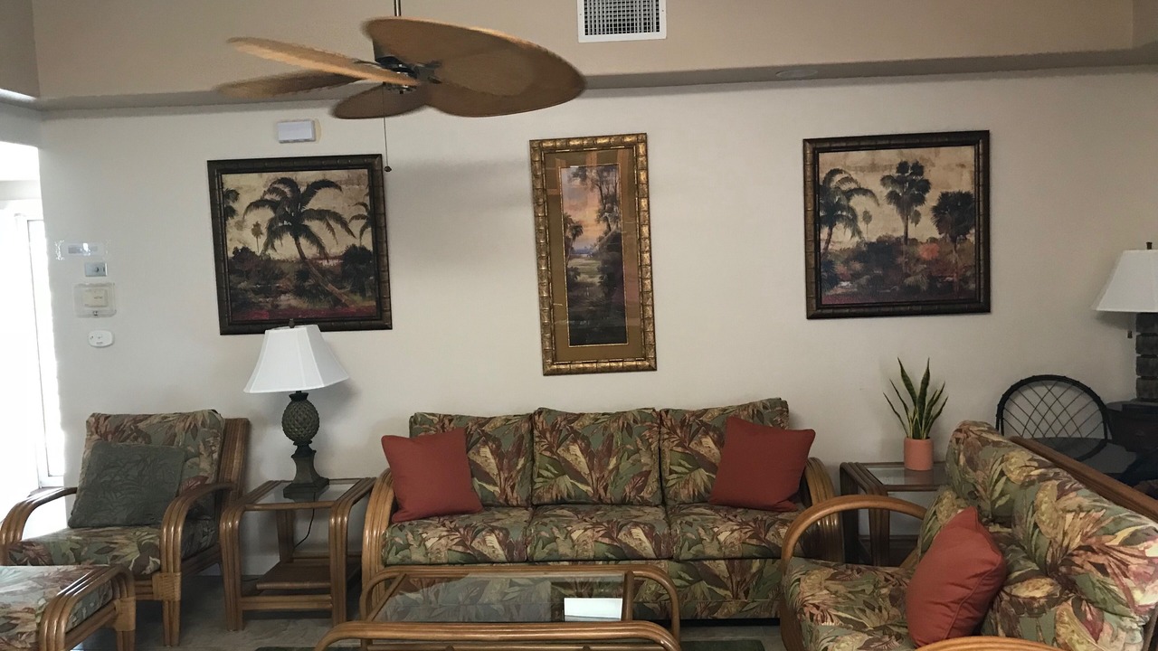 Photo of Livingroom in Kahaluu-Keauhou
