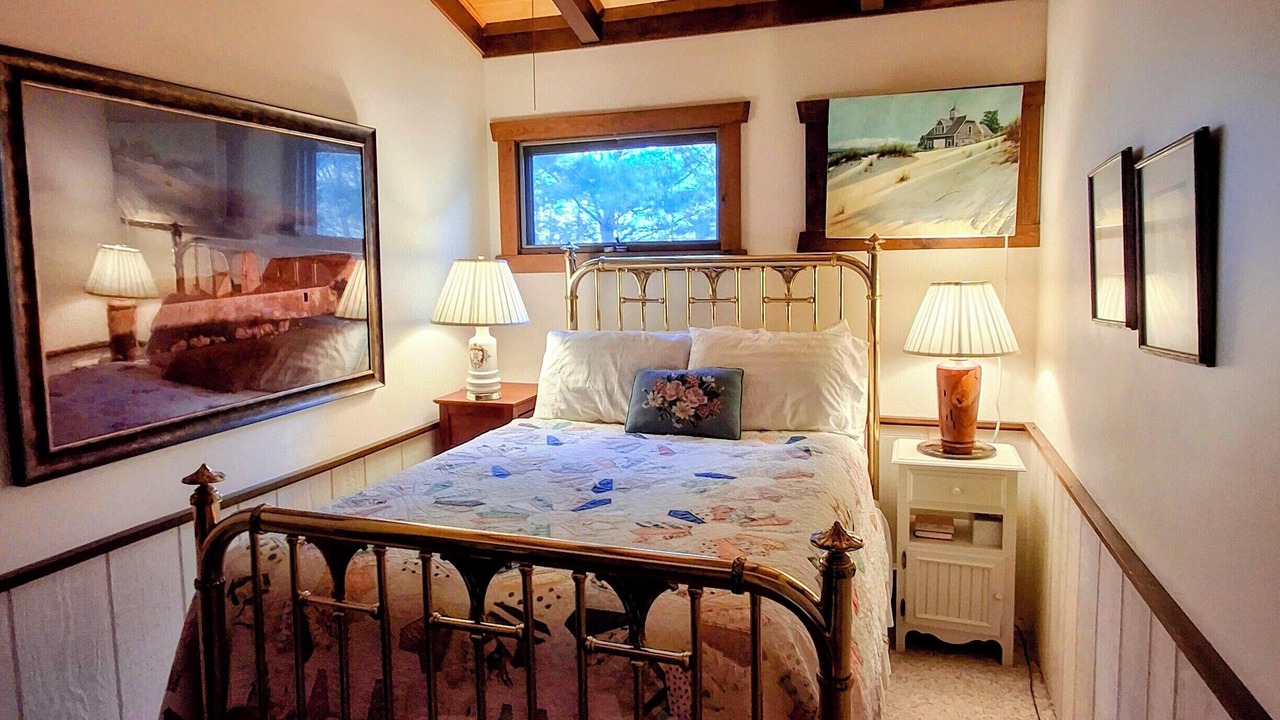 Photo of Bedroom in Montague