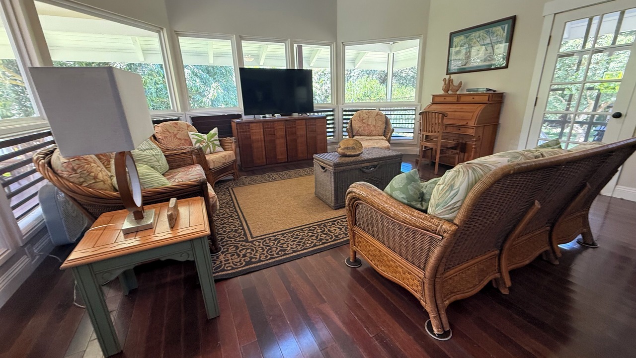 Photo of Livingroom in Kilauea