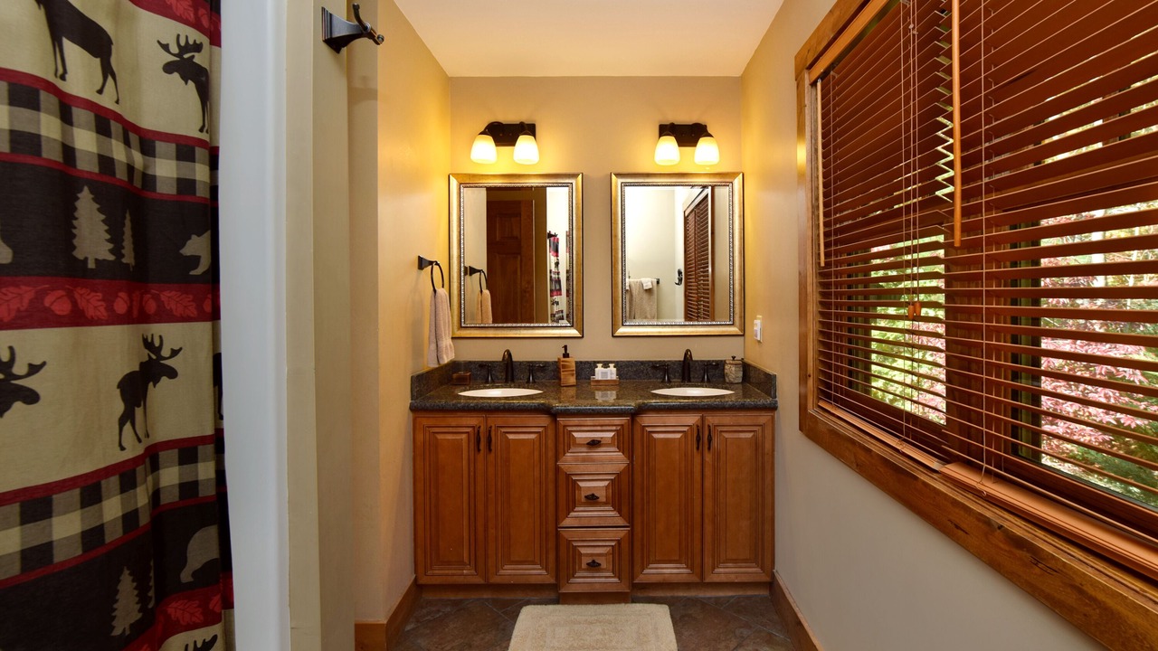 Photo of Bathroom in Apple Ridge