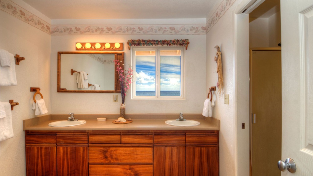 Photo of Bathroom in Poipu