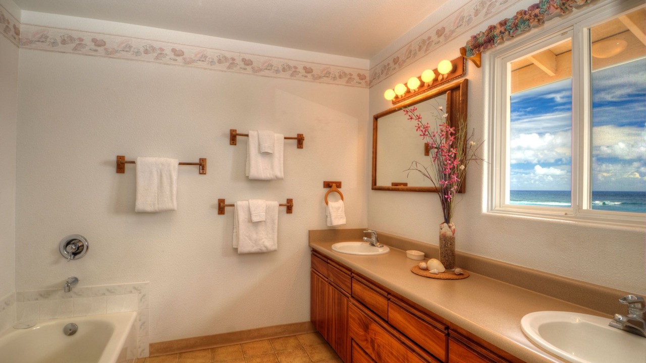 Photo of Bathroom in Poipu