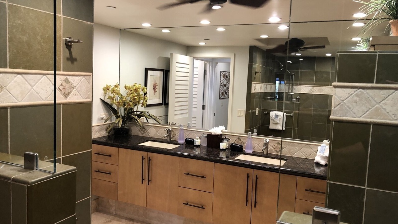 Photo of Bathroom in Kaanapali
